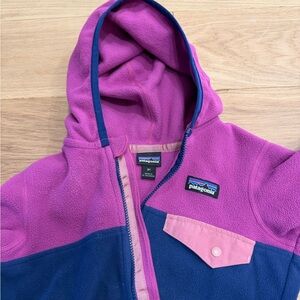 Patagonia Fleece in Pink and Navy
